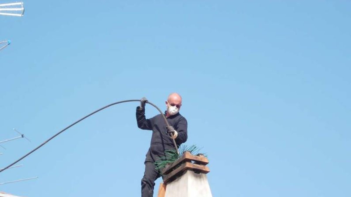 Riscaldamento: aumento delle richieste per stufe, caminetti e spazzacamini