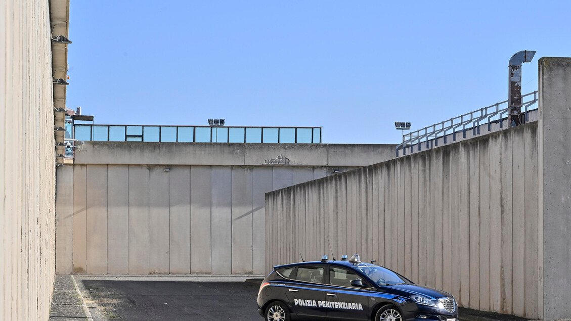 Sappe: sequestrati telefoni e droga in carcere nel Foggiano