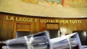 Agguato armato a Bari dopo una lite in discoteca: condanne dimezzate per tre ventenni