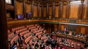 Dalle parrocchie alle fontane, le micromisure della maggioranza