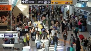 Denuncia del Codacons: tempi di volo 'allungati' per evitare rimborsi