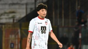 Diciottenne accoltellato a Napoli: aggressione per vecchie ruggini