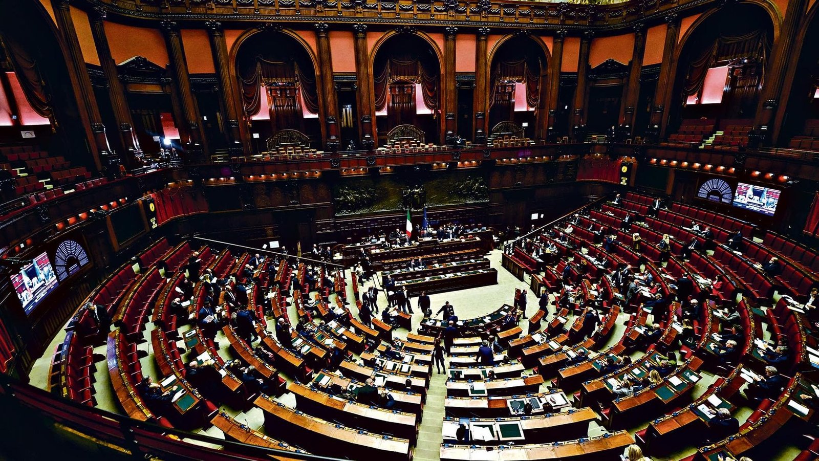 La settimana finanziaria: manovra alla stretta finale e tassi da Francoforte, Londra e Tokyo.