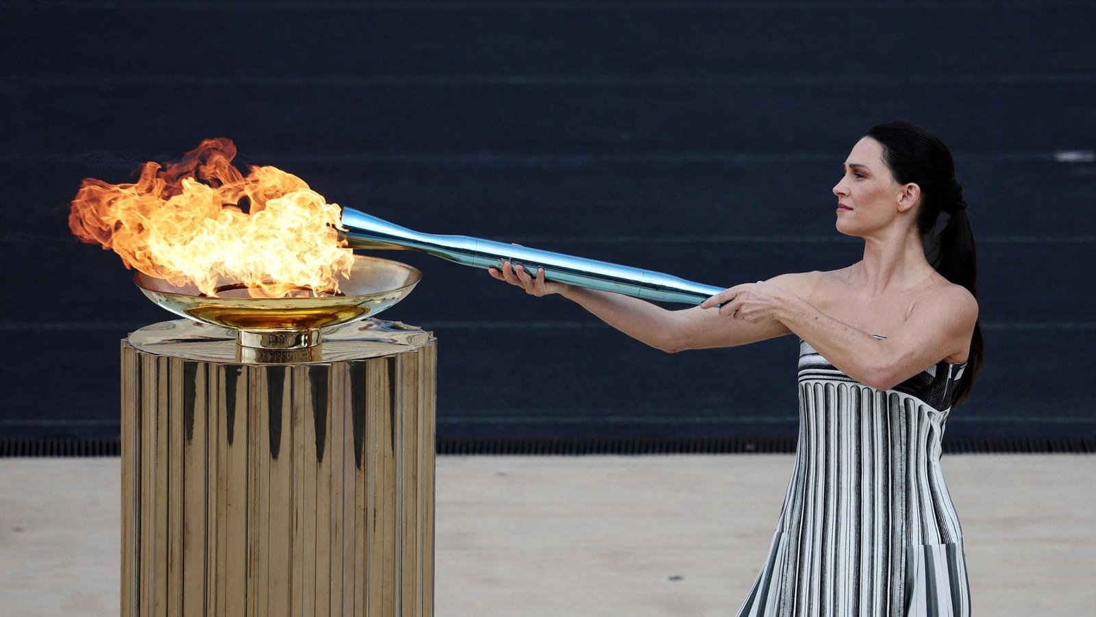 Milano-Cortina, la Fiamma Olimpica arriva a Roma: consegna al Quirinale alle 18.