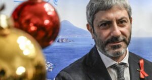 Natale senza giunta: Fico e Decaro affrontano il problema degli assessori, coinvolgendo anche Giani.