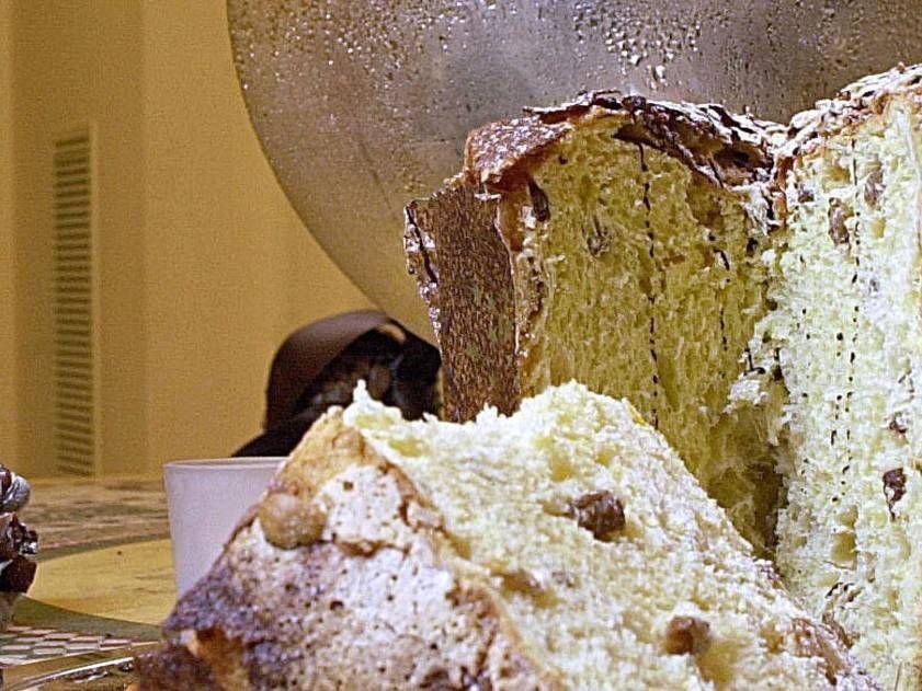 Pandoro e panettone: le regole di Natale. Una fetta al massimo e l'orario vietato.