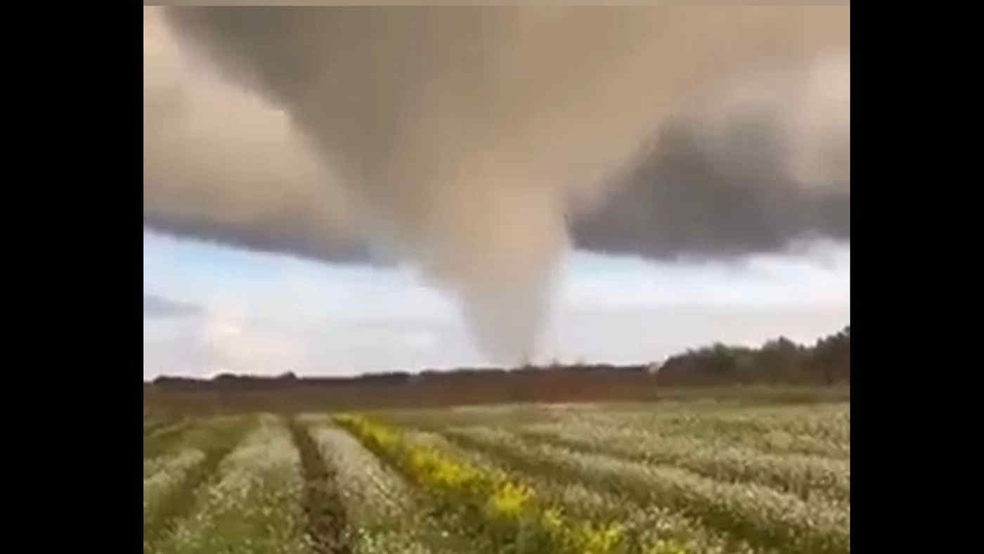 Puglia: tornado e grandine colpiscono le campagne del Sud