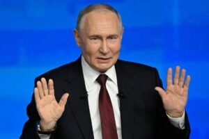 Putin e il bluff: "Voglio la pace, ma l'Ucraina no". Niente accordo e guerra infinita, lo scenario.