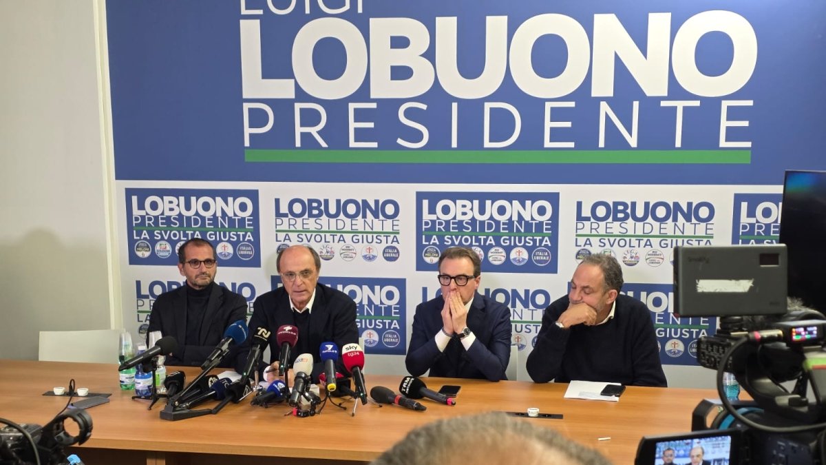 Regionali 2025: il centrodestra pugliese si lecca le ferite. In attesa di una nuova classe dirigente, spunta l'idea di una giunta-ombra.