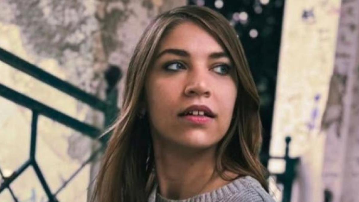 Tatiana si arrabbia per ciò che sente in TV dopo il ritorno al lavoro del padre.