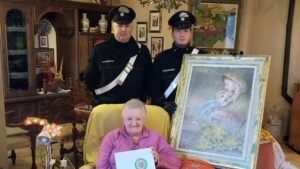 Trovate opere d'arte di un'anziana collezionista a casa di due spacciatori