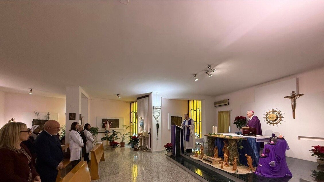 Vescovo di Taranto celebra la Messa in ospedale: "Rimettere al centro la speranza"