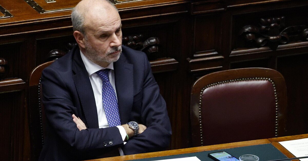Annunci ambiziosi, testo vuoto e direzione incerta: la svolta mancante nella sanità.