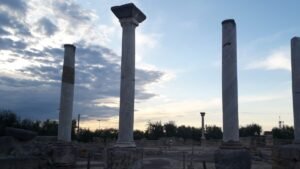 Archeologia: Canosa di Puglia trionfa con il premio Riccardo Francovich 2025, un tributo al patrimonio culturale.