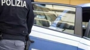 Bari: arrestato 32enne per aver tentato di investire tre agenti di polizia durante un furto