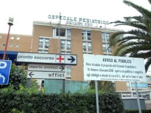 Bari, muore a 11 anni per una grave malattia: i genitori donano gli organi all'ospedale. Medici e infermieri: «Era uno di noi»