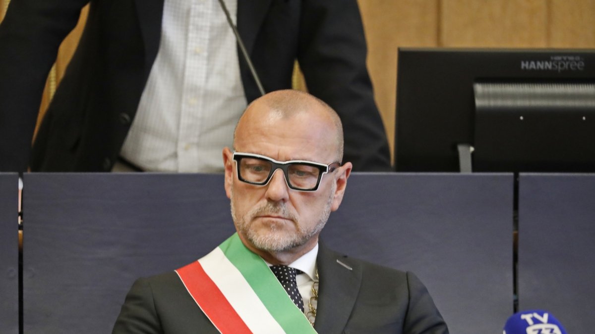 Bolzano, il Pd critica il sindaco Corrarati: «Solo delibere banali, la sua azione è il nulla cosmico»