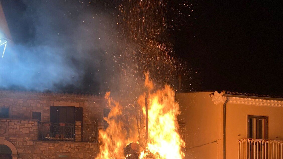 Carlantino in festa: i cantori possono prendere in giro il prete e il sindaco