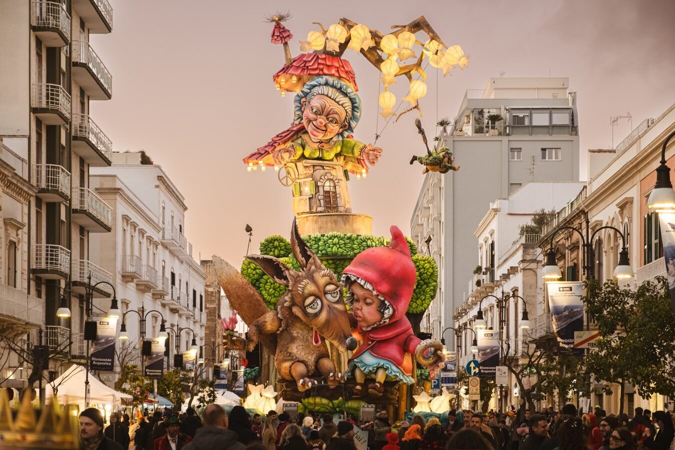 Carnevale di Putignano 2026: Evento di Tradizioni in Puglia