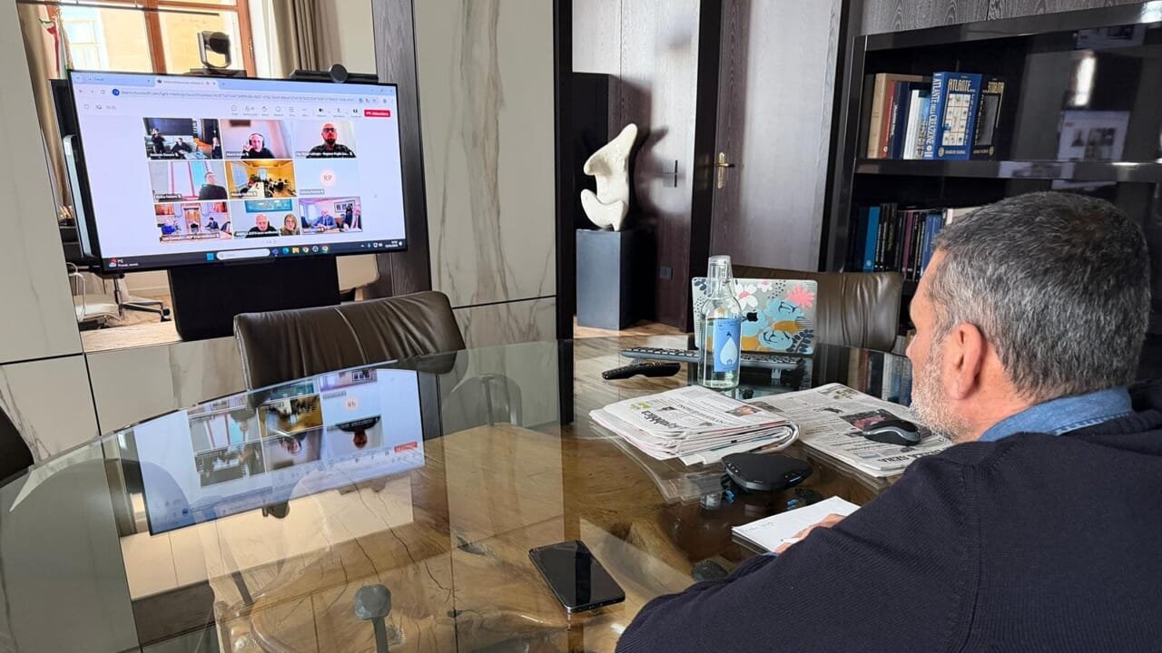 Decaro avanti tutta per il 'tubone': la condotta porterà 60 milioni di metri cubi di acqua in Puglia