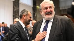 Decaro, ore decisive per la giunta: "Ho le idee chiare", ma resta da risolvere il nodo Emiliano.