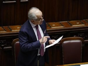 Decreto sicurezza: il governo prepara la svolta sui minori e gli scippi, Meloni incontra gli alleati.