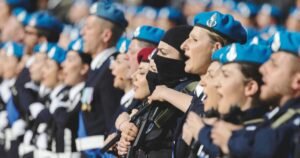 Ecco lo Stato autoritario di Meloni: mano libera ai poliziotti e diritti rispettati solo per i cittadini italiani.