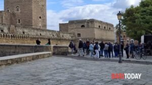 Il castello svevo di Bari registra un aumento di visitatori nei primi giorni dell'anno.