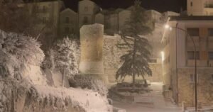 Italia al gelo: allerta per neve a bassa quota e venti di burrasca