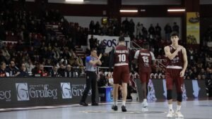 Le lacrime sugli spalti e le urla di rabbia: così si spegne il sogno Trapani, con l'arrivo dell'esclusione.