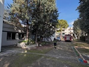 Manca il riscaldamento, si accendono le stufe elettriche in classe: il contatore salta e scoppia un incendio in una scuola di Rutigliano.