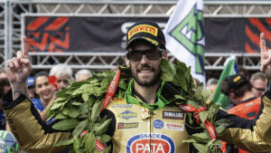 Manzi sulla Sbk e il sogno MotoGP: "In Yamaha dopo Rea? Nessuna pressione. R9 speciale, ne ho una per fare la spesa". E su Bulega...