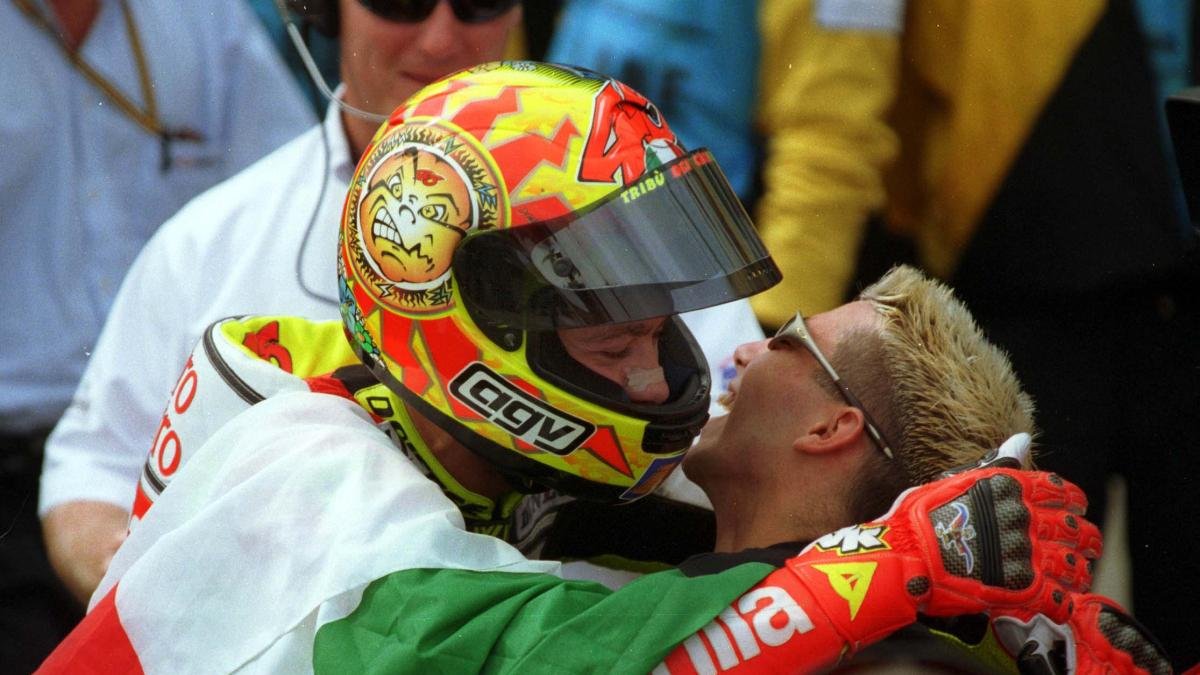Melandri: "Mi sarebbe piaciuto essere compagno di Valentino, me la sarei giocata. Ora mi dedico alla musica"