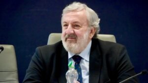 Pil Puglia, Emiliano esulta per l'11% di crescita in 9 anni: "In questo periodo investiti 8,4 miliardi"