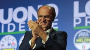 Regione Puglia: conflitto nel centrodestra per le nomine, l'ex candidato presidente Lobuono a rischio di restare senza incarichi.