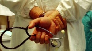 Sanità, il pasticcio dell’indennità fantasma: la Regione richiede ai medici la restituzione di 31 milioni