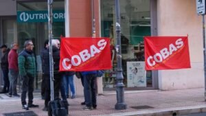 Sit-in a Taranto dei lavoratori ex Isolaverde: 'Senza reddito da mesi'