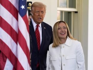 Un governo confuso dalle decisioni di Washington