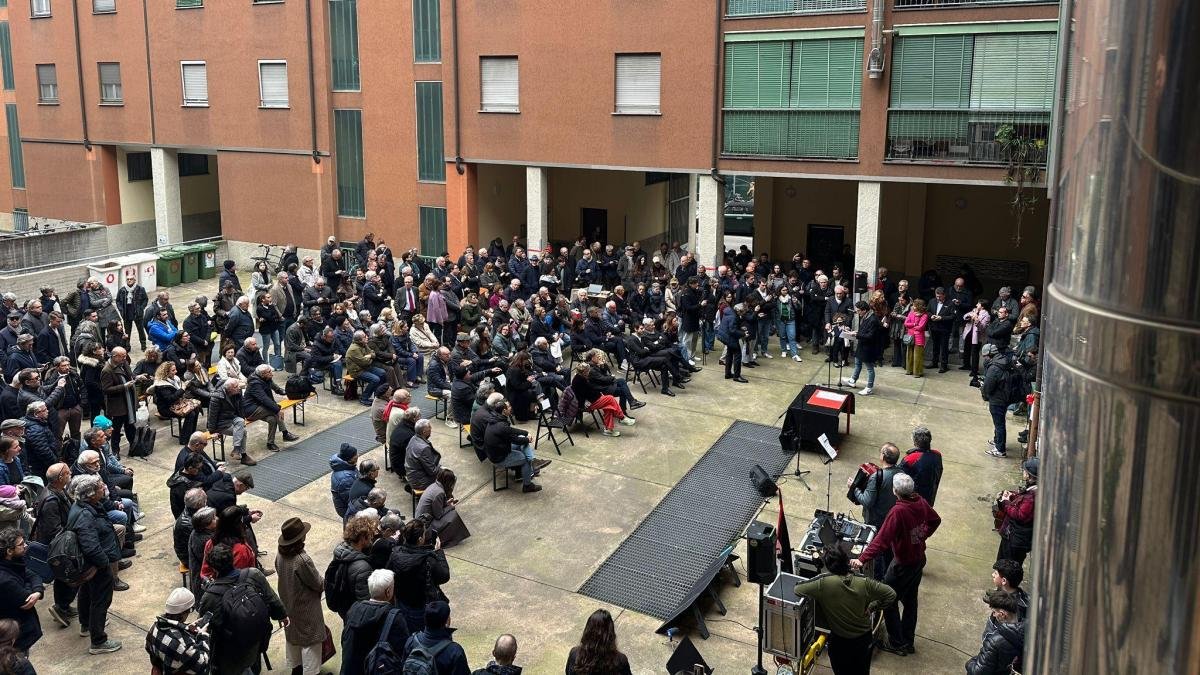 A Milano apre la prima biblioteca dedicata allo sport in onore di Gianni Mura.