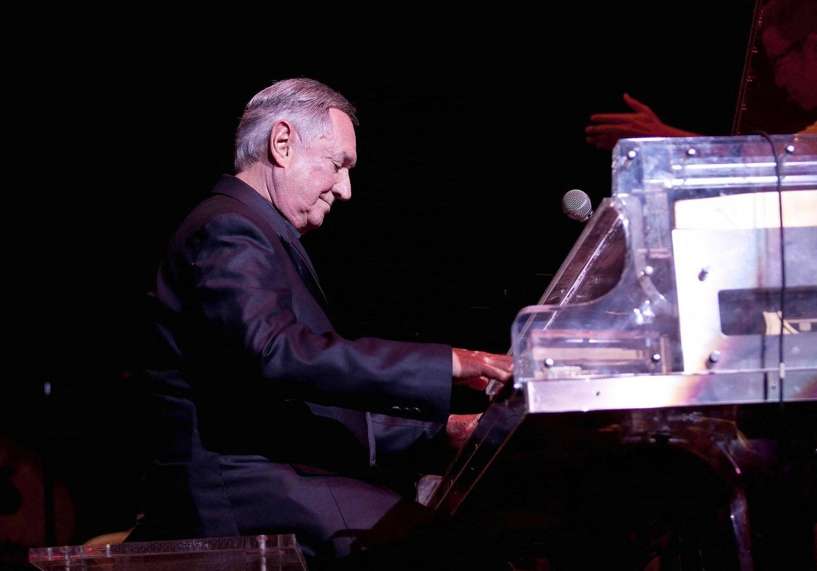 Addio a Neil Sedaka, scomparsa a 86 anni la leggenda del pop americano