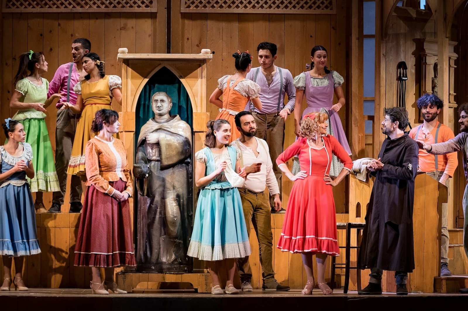 “Aggiungi un posto a tavola” festeggia 50 anni a teatro