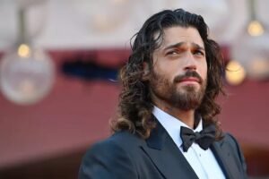 Can Yaman: biografia, carriera, serie televisive e vita privata