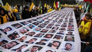 Iran, ultime notizie in diretta: Teheran avverte gli Usa di non farsi influenzare da Israele. Netanyahu a Washington. Trump: «L'Iran non avrà missili né armi nucleari».