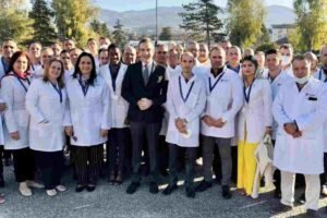 La Calabria rifiuta gli Stati Uniti: Occhiuto afferma: "I medici cubani restano nei nostri ospedali"