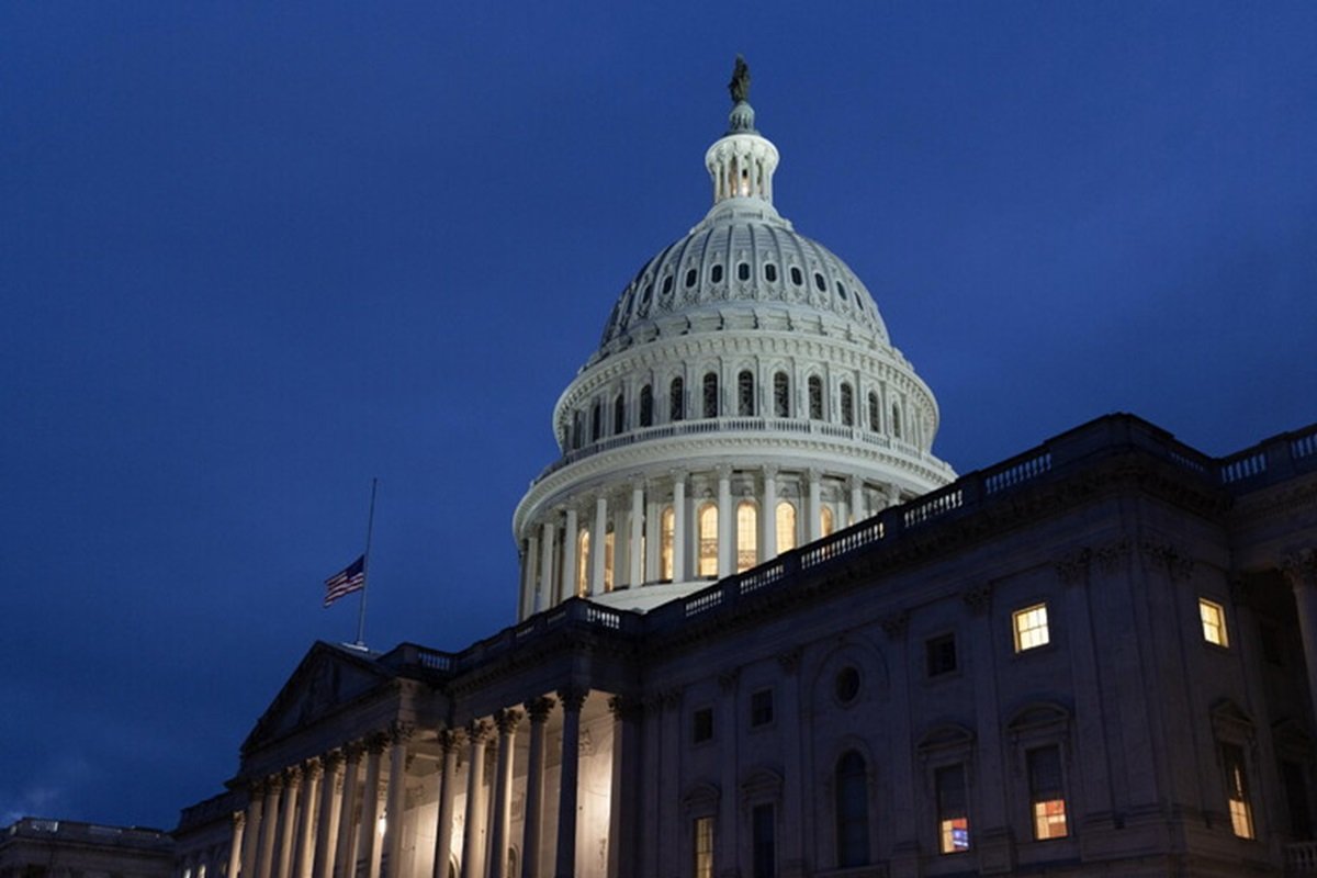 La scelta tra cani e musulmani non è difficile, polemica per il post del deputato repubblicano Fine