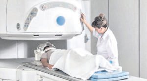 Liste d'attesa in Puglia: 590 macchinari disponibili, ma pochi medici. Confronto con l'Emilia Romagna.