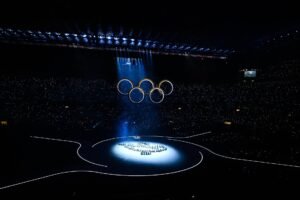 Milano Cortina: dalle polemiche su Ghali ai fischi per Vance, cosa dice l'organizzazione