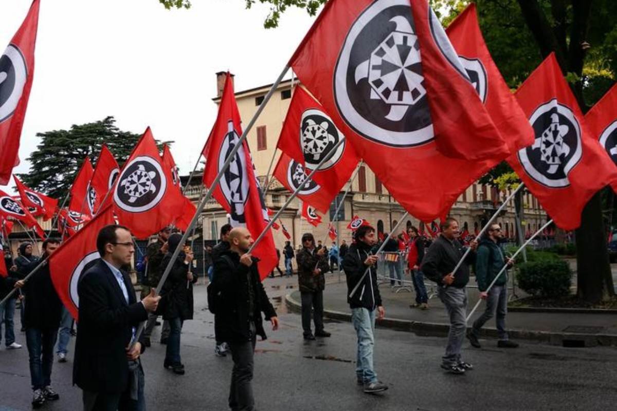 Militanti di Casapound condannati per riorganizzazione del partito fascista