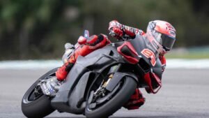 MotoGP, primi test in Malesia: Marc Marquez in testa, brutta caduta per Quartararo.