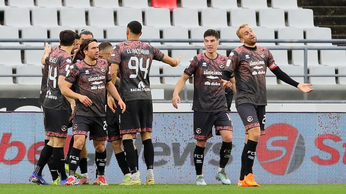 Non vince da tre mesi, ora è a -4 dai playoff: nel 2026 è un nuovo Sudtirol.